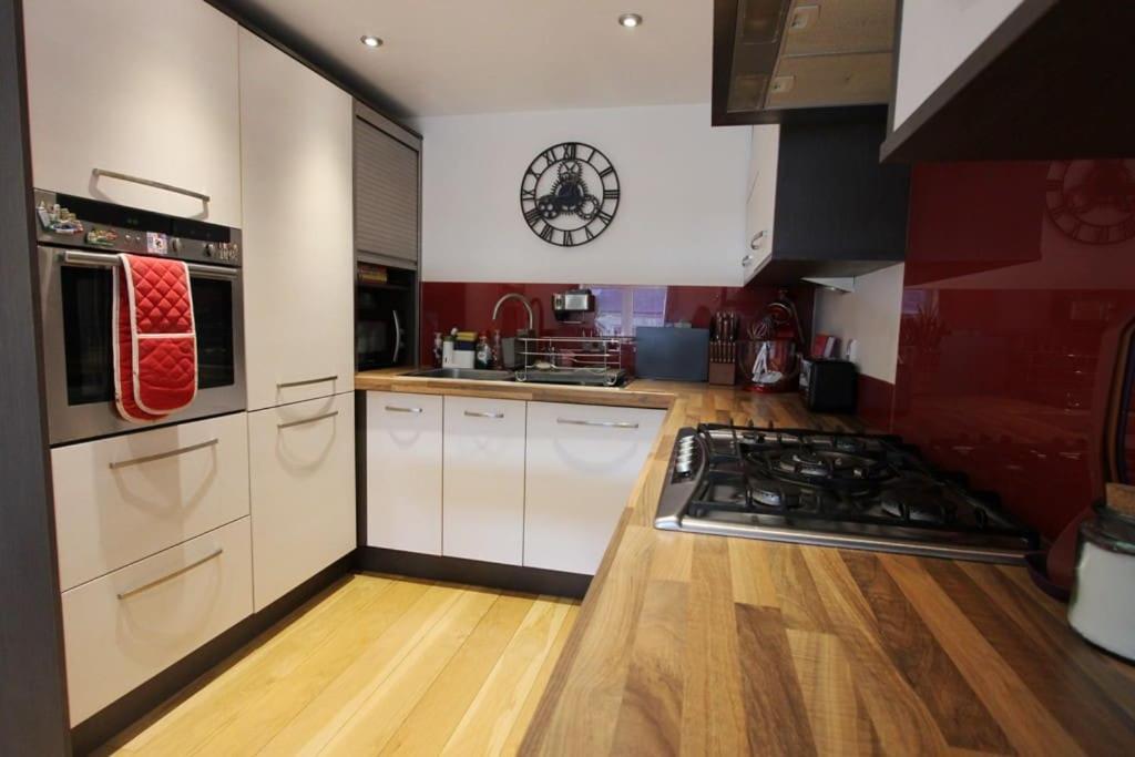 Spacious 2 Bed, 2 Bath Apartment -The Shore, Leith Edinburgh Exterior photo